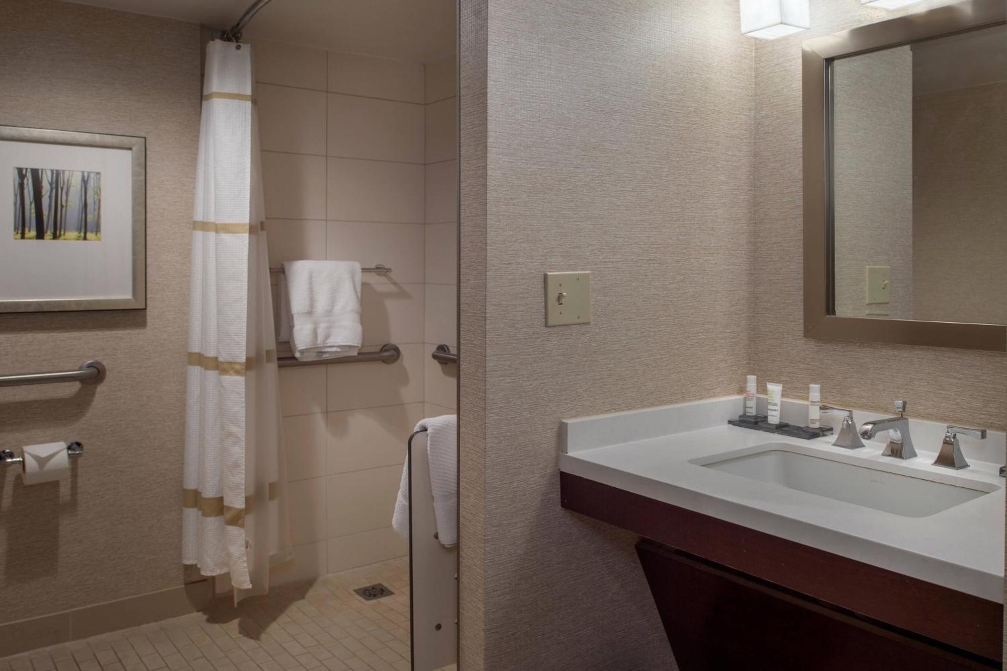 Marriott St. Louis West Hotel Chesterfield Court House Buitenkant foto
